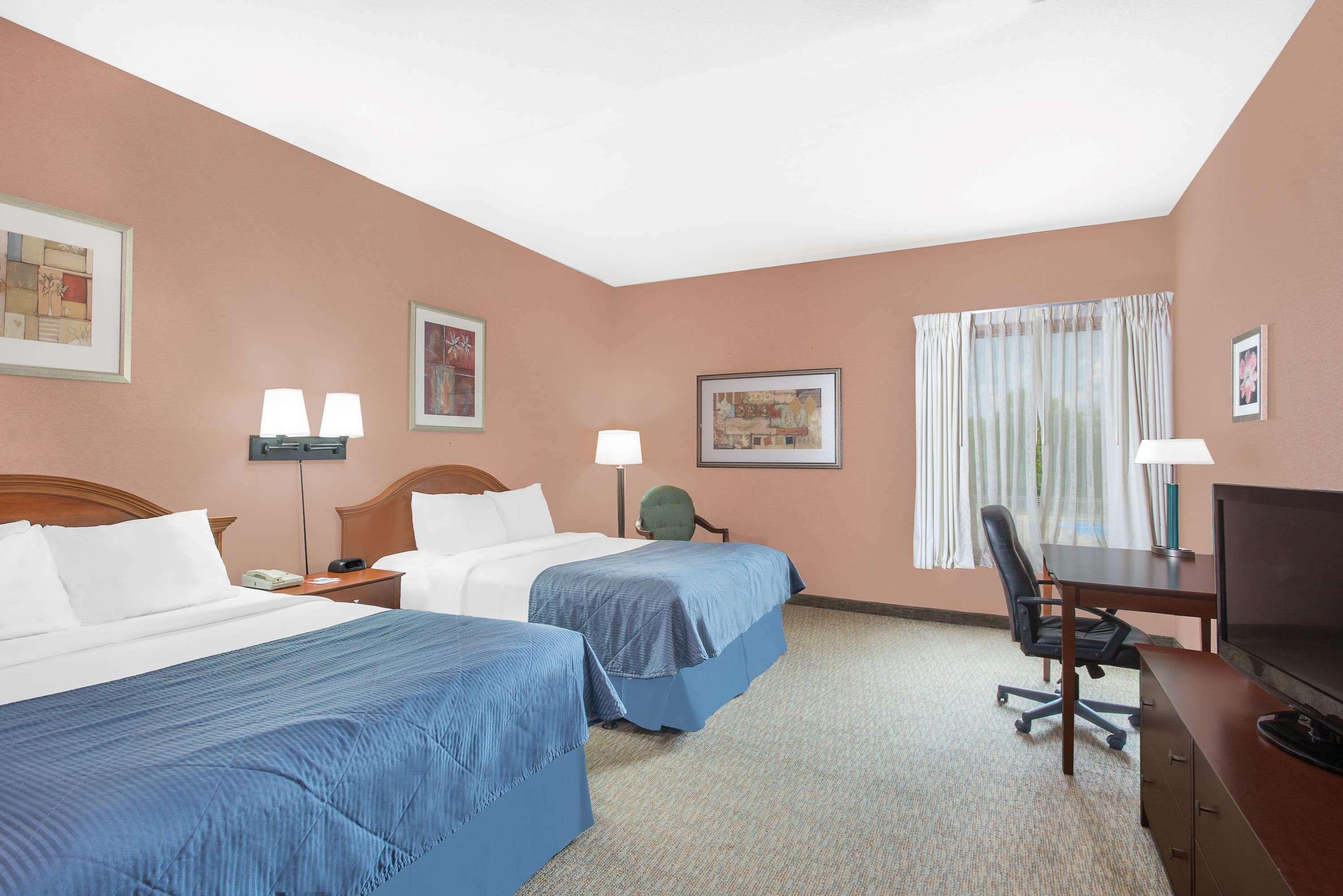 Howard Johnson By Wyndham Amherst Hadley Exterior photo